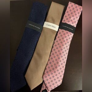 (3 ties) Tommy Hilfiger and Calvin Klein Men's Tie Set - dark blue, Tan, Pink